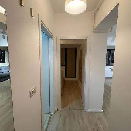 Riverside Luxury Near President Palace Βουκουρέστι